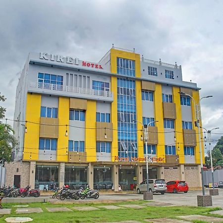 Kirei Hotel Bantaeng Exterior foto