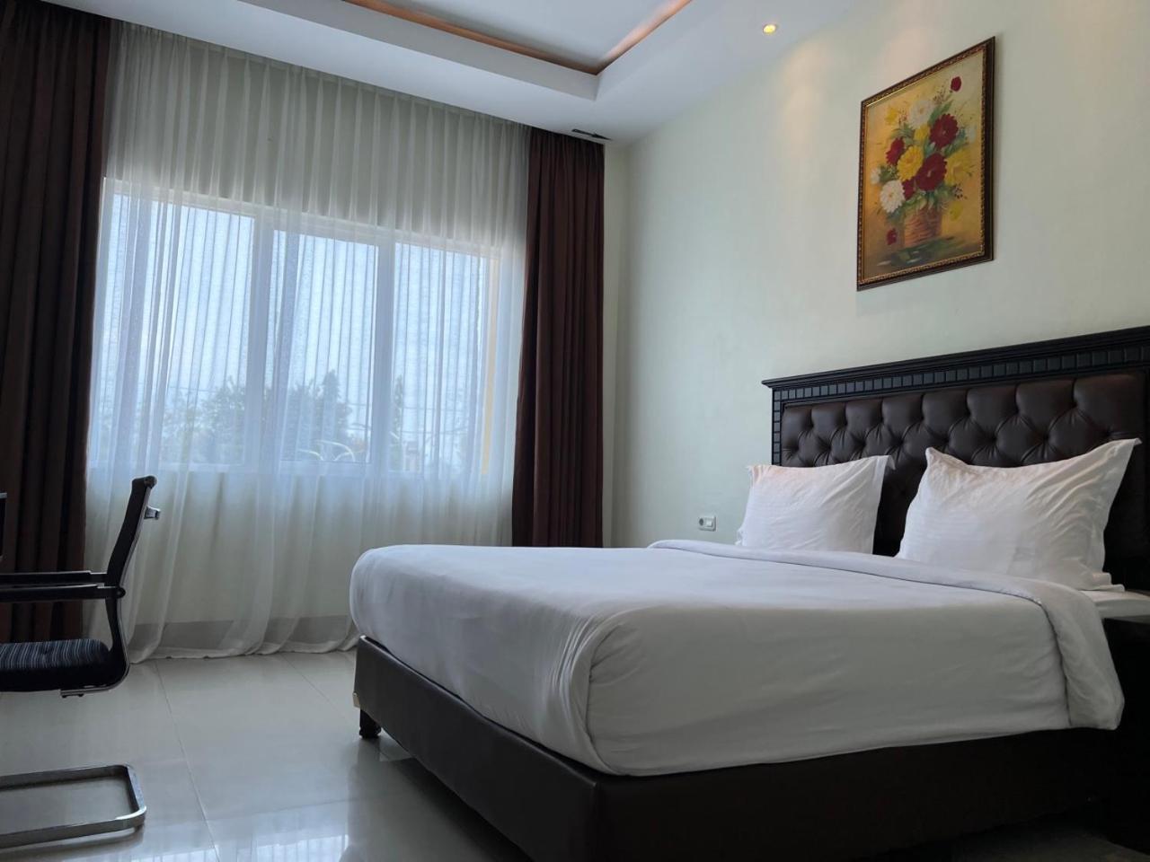Kirei Hotel Bantaeng Exterior foto