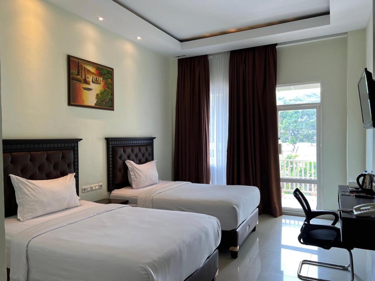 Kirei Hotel Bantaeng Exterior foto